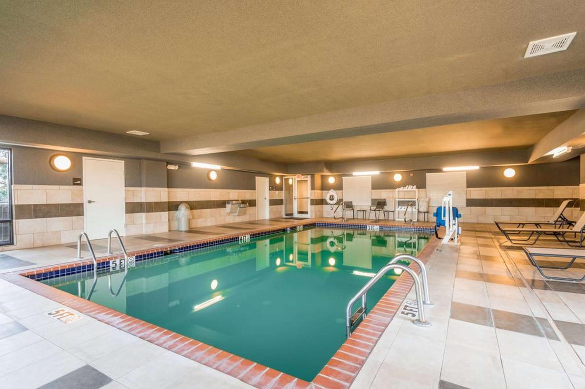 Hampton Inn New Albany Εξωτερικό φωτογραφία